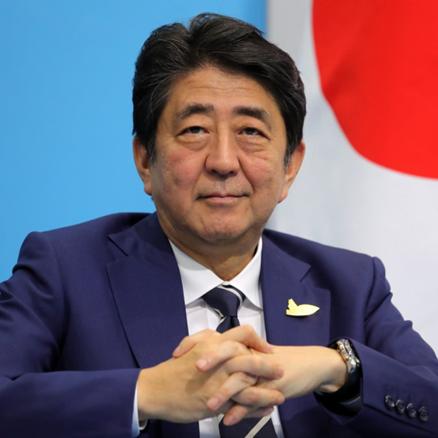 小岛秀夫与有村架纯同框引热议：游戏新角色即将诞生！