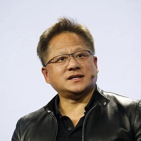 黄仁勋揭秘：中国芯片差距仅毫秒，赶超美国在即！