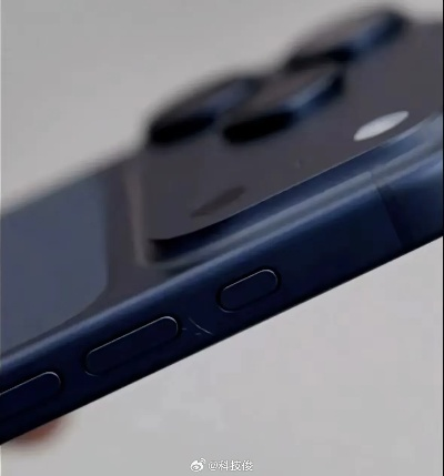 iPhone 17系列新品体验：苹果店刮痕处理，品质保障升级