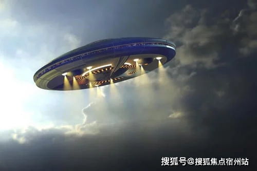 神秘UFO得州上空现奇观：无声发光三角体震撼揭秘