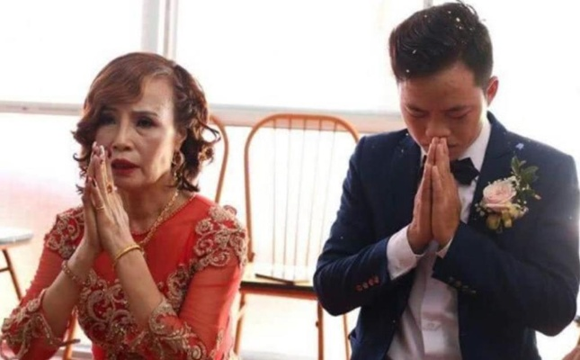 泰国老妇狂热追求44岁帅哥：连续三次上门求婚，爱情奇迹再现