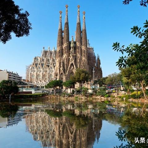 《巴塞罗那旅馆》AI内容致歉，深度体验游戏新境界