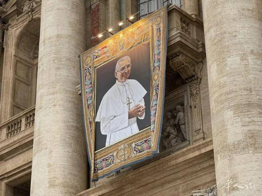 《超级马里奥》粉丝梵蒂冈封圣：游戏传奇荣登圣坛