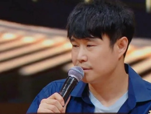 小沈阳回应“被抬走”：女儿C位引热议，揭秘“战略性撤退”真相