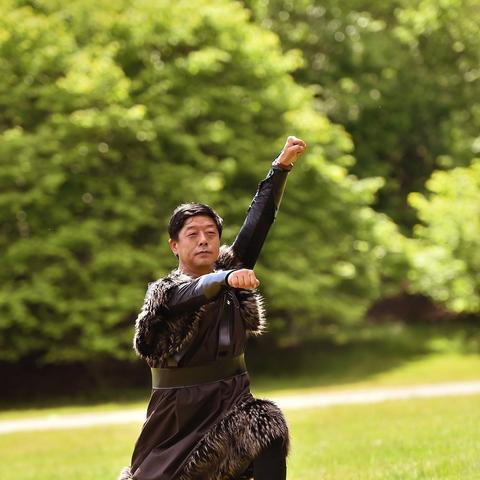 张继科景区意外落水揭秘：揭秘“神秘一脚”真相！