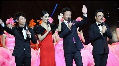 央视中秋晚会独家揭秘：谢娜领衔主持阵容，惊喜连连！