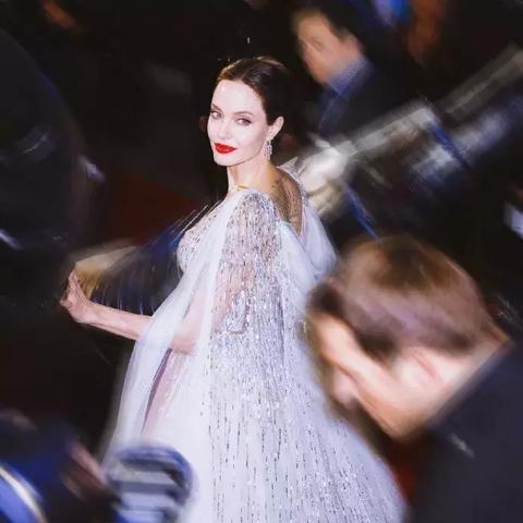 《堕落之主2》惊艳亮相！全新性感女神角色，打造视觉盛宴！