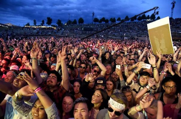 音乐节独家揭秘：当红歌手高价抢滩，票价飙升新高峰