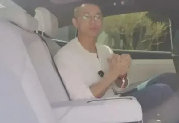 车评人陈震诚挚致歉：全力协助白车比亚迪事故善后及损失赔偿