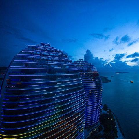 《漫画群星集结2025》兑换码大全，解锁新价值！