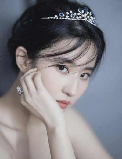 刘亦菲人气飙升，满天星发饰热销商家一周狂卖2000+，时尚新宠来袭