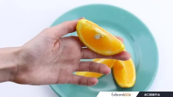 《PEAK》游戏揭秘：黄色橘子食用指南与独特功效