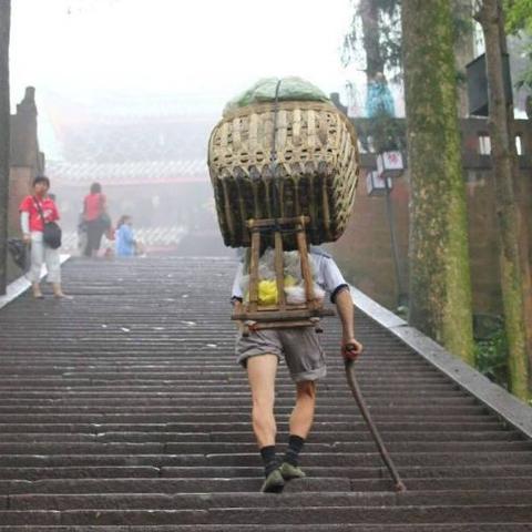 《死亡搁浅2》步荷神秘现踪，独家揭秘隐藏NPC新线索