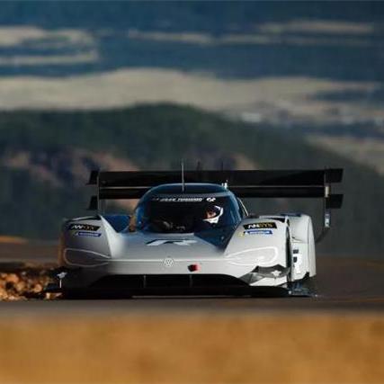 《PEAK》攻略：深度解析配置需求与游戏魅力揭秘