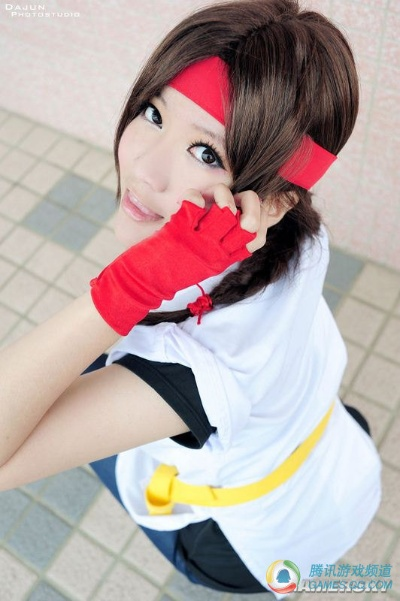 坂崎百合cos惊艳亮相，揭秘《拳皇》新潮流风尚