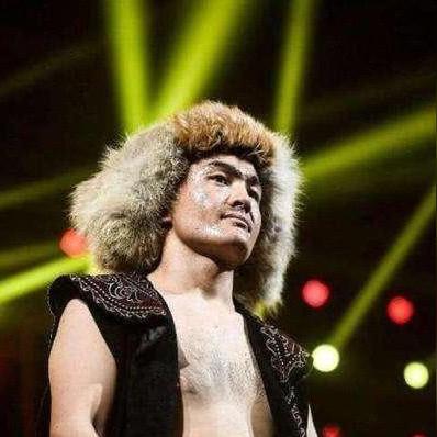 《胜利女神新攻略：死神低练队伍高效打法解析与配队技巧》