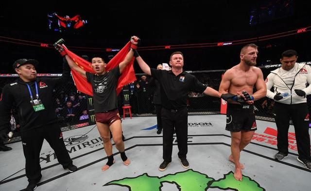 UFC激战硬汉KO传人，中国拳风扬名赛场荣光再现