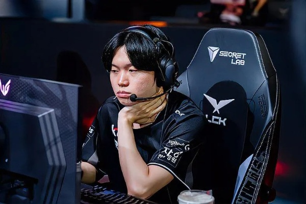 KT力克GEN，S15四强LCK内战首战告捷，新王诞生！