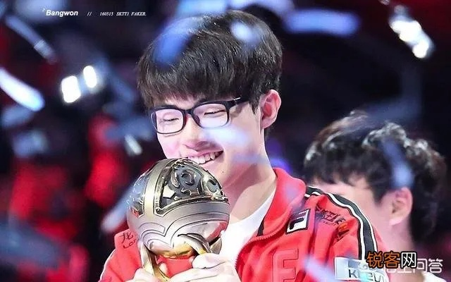 LPL传奇对决，Faker成一生宿敌的电竞传奇