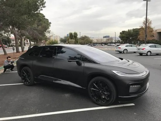 贾跃亭新车48小时狂揽200+订单，足球巨星成首位车主引关注