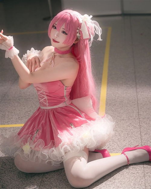 梨体模cos胜利女神Liberalio，揭秘新视觉艺术巅峰