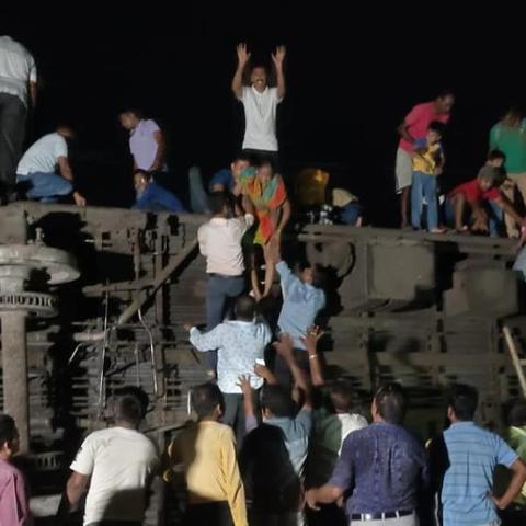 印度空难奇迹生还者心碎：幸存却失去所有珍贵之物