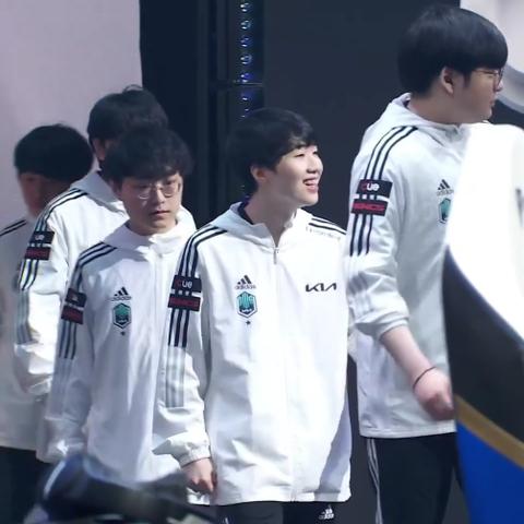 冰DK乱斗新攻略：炉石传说乱斗模式核心构筑解析