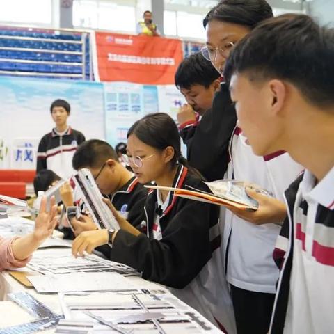 《崩坏星穹铁道》折纸大学宝藏攻略，全宝箱位置深度解析