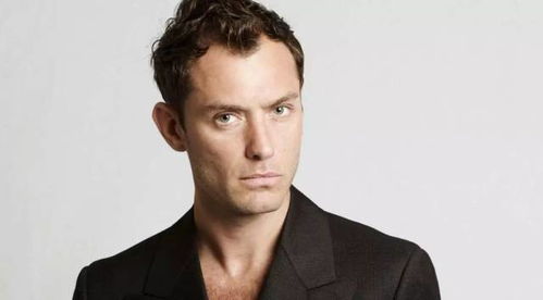 全球热议：英国男星当选性感之冠，荒谬还是实至名归？