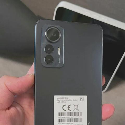 苹果折叠iPhone真全面屏震撼来袭：无刘海无挖孔，颠覆视觉体验