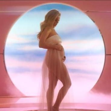 年度最烂剧金·卡戴珊主演，媒体痛批揭露行业新痛点