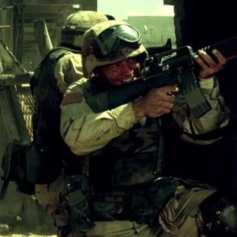 《三角洲行动》巅峰战场，手机端实况揭秘全新体验