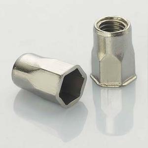 《崩坏星穹铁道》2.4三月七巡猎攻略：高效装配队搭配技巧解析