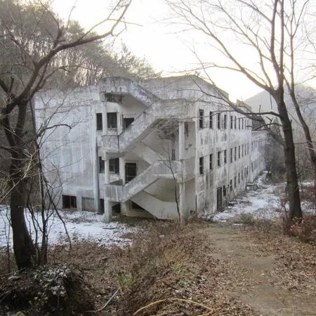 韩国二手相机惊现神秘日本灵异照，揭秘不可删除之谜