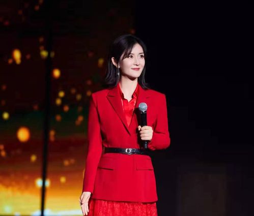 何炅谢娜久违同台主持，揭秘昔日“大傻子”变身新风采