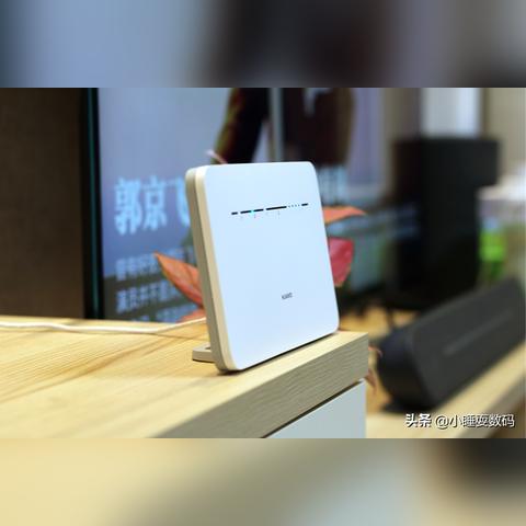 华为最美路由开箱揭秘：PLC无网线大户型的智慧之选
