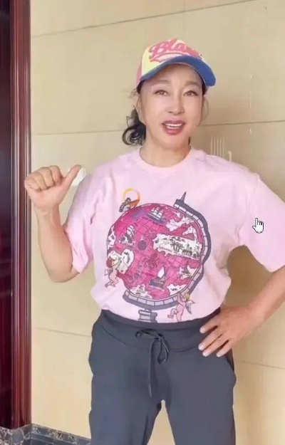 刘晓庆75岁被喊姥姥引热议，74岁真相揭秘引发关注