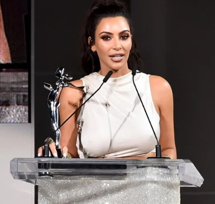 金卡戴珊测谎惊人内幕：梦露裙摆疑云揭开新篇章