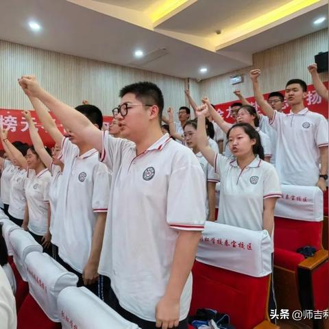 天下锋芒，2024最新传奇私服版本测评，这3个攻略技巧让你碾压全服？