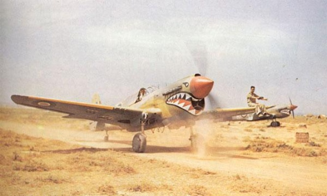 苏军P40俯冲精准炸裂，坦克克星教学揭秘新高度