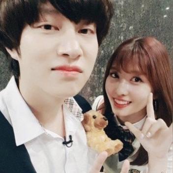 《制服女友》深度解析：玩法攻略，体验校园恋爱的独特魅力