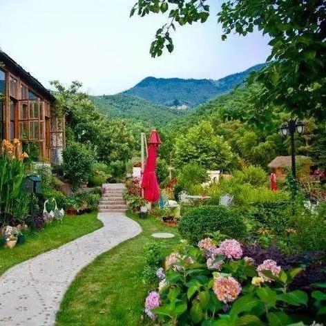 爱丽丝奇幻之旅：揭秘《最终幻想7重生》约会秘境