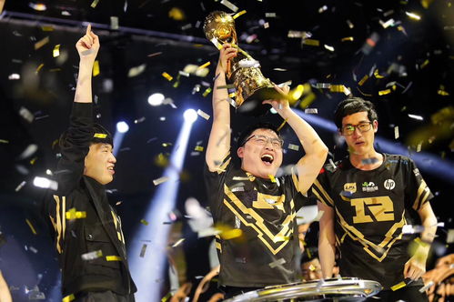 Uzi亲颁T1 Gumayusi FMVP奖杯，揭秘电竞传奇新篇章