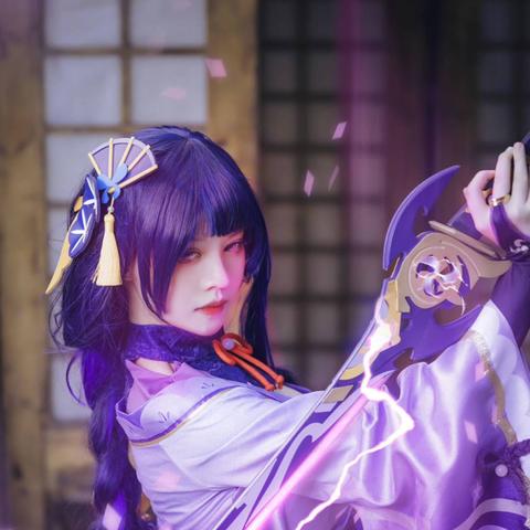 《原神》4.3剑舞新篇章：双手剑裁断解析，突破材料攻略全揭秘