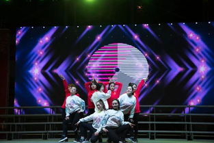 《如龙7外传》卡拉OK连唱达人秀，尽享“笨蛋”歌曲新视听盛宴