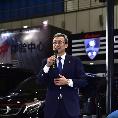 iPhone变身布料神作，1899元揭秘苹果新潮流！