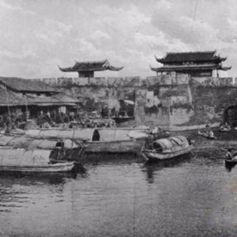 四向立交桥建造攻略：高效布局新技巧解析