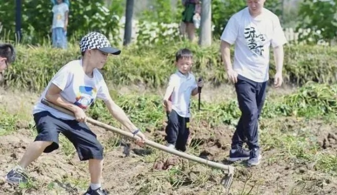 《农民生活探秘：体验农耕新乐趣》