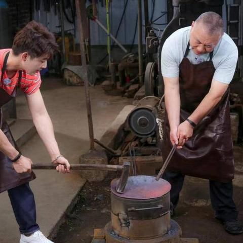 《堕落之主》铁匠藏身之谜，探寻神秘锻造之地