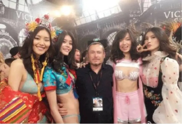 2016年度亚洲女神投票竟藏私服密码？老玩家必看的版本选择攻略